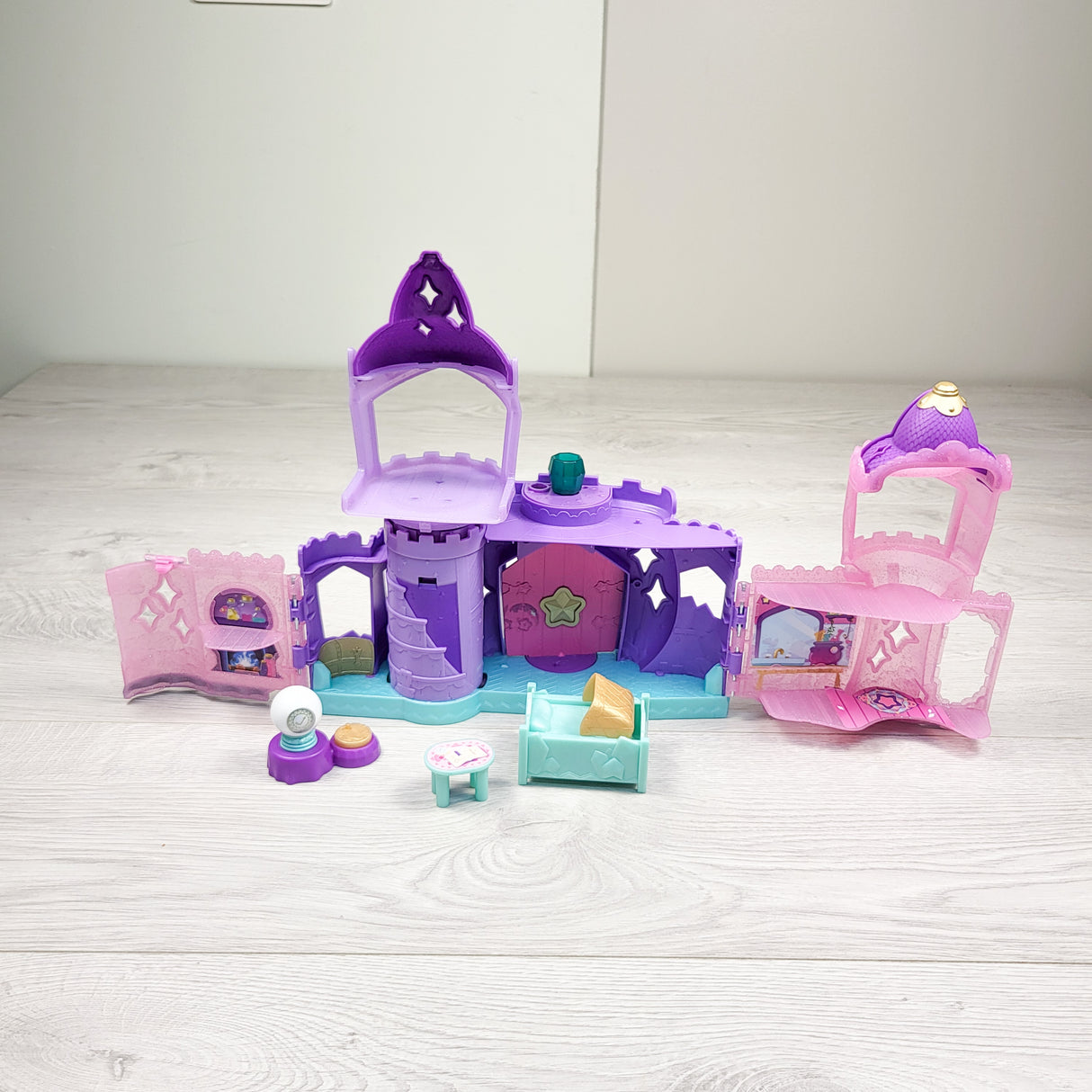 Magic Mixies Mixlings Magic Castle Playset (sorry, no shipping)