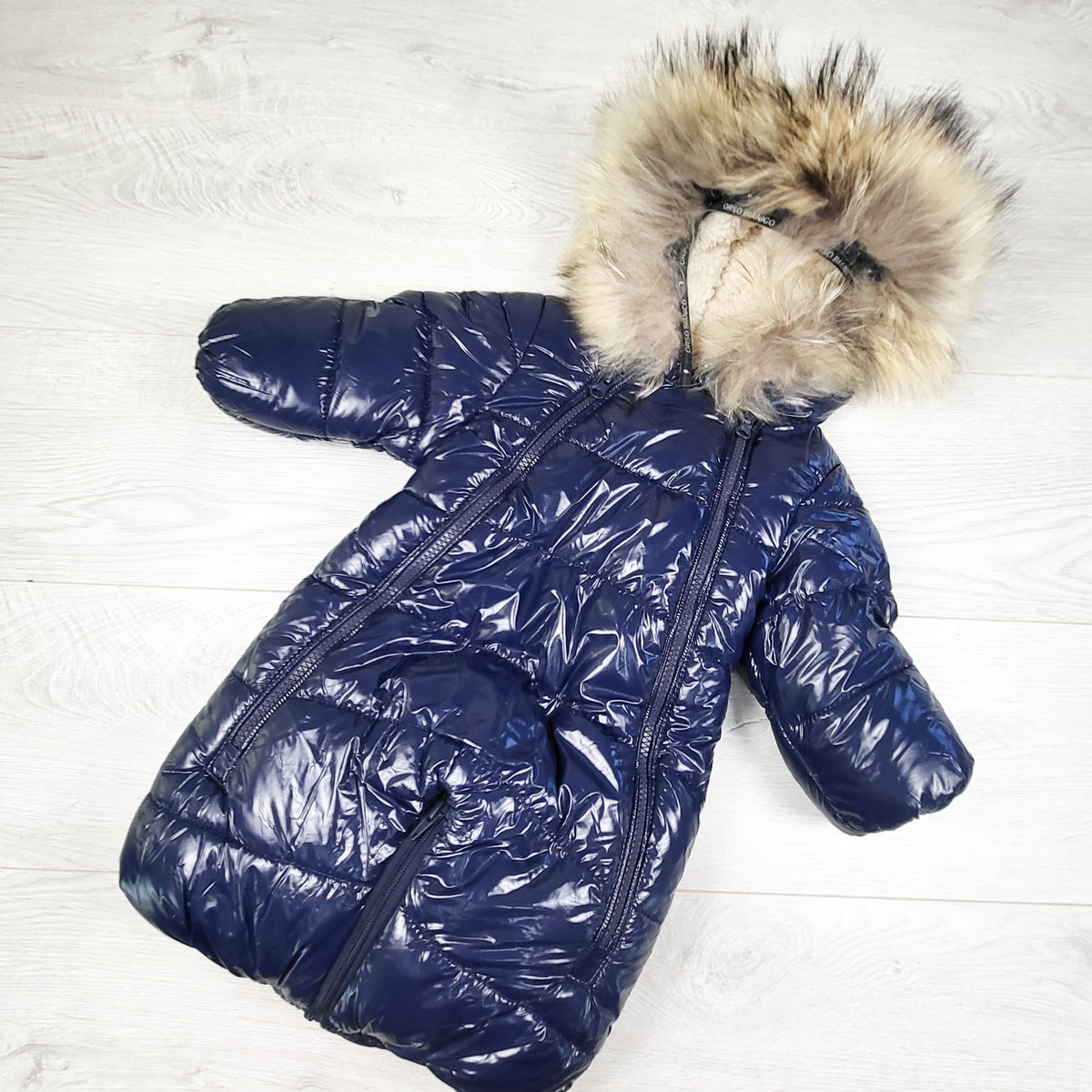 Orso Bianco Glossy Convertible Bunting Snowsuit. Size 0-3 months - Retails for $200 new