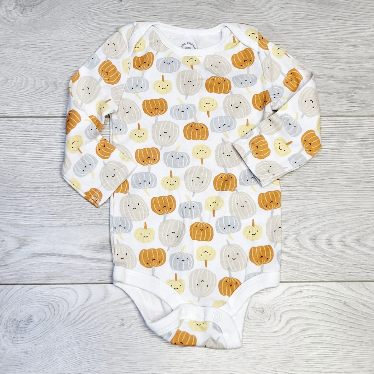 COWN1 - Joe white onesie with pumpkins.  Size 3-6 months