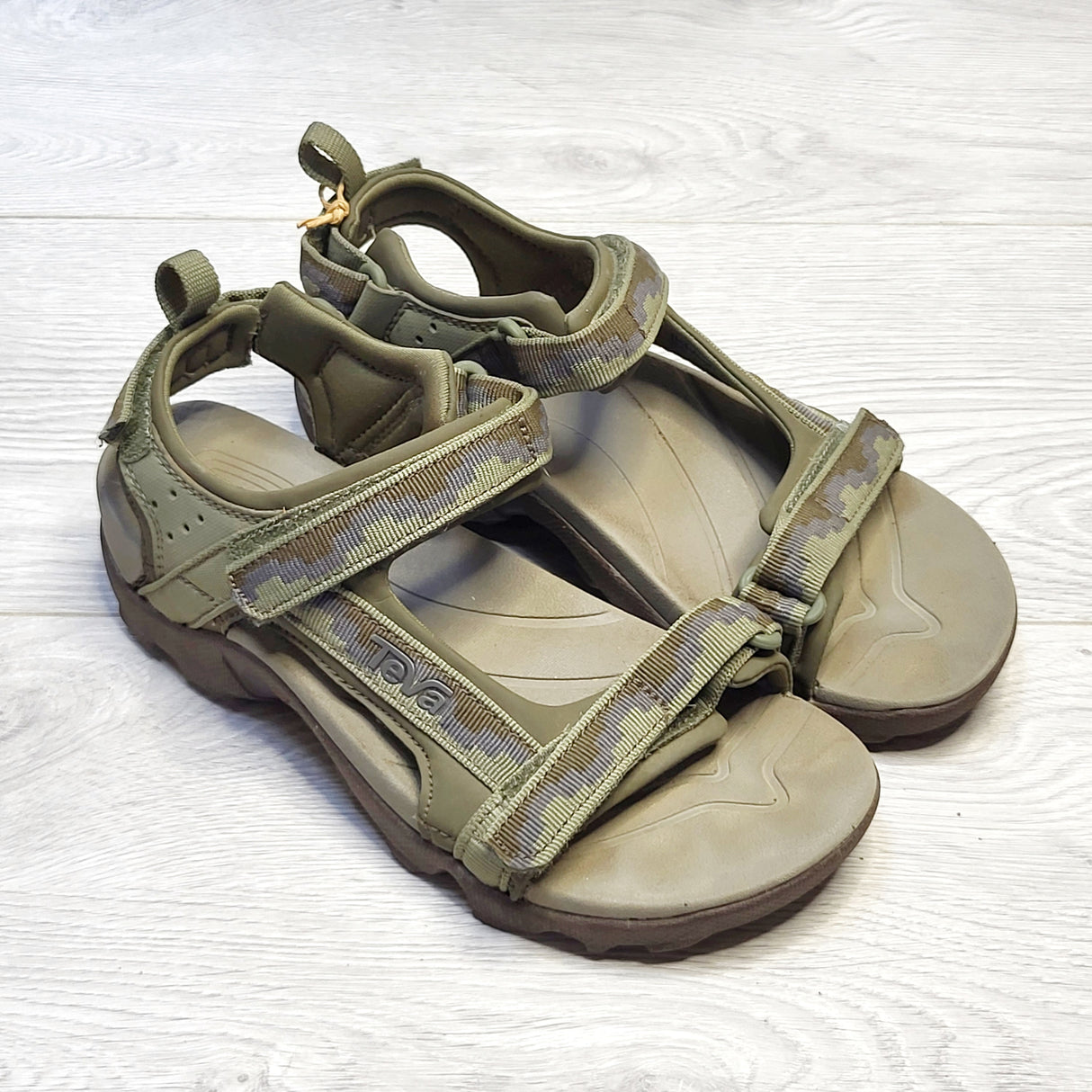 ANHA1- Teva "Tanza" sandals, youth size 3
