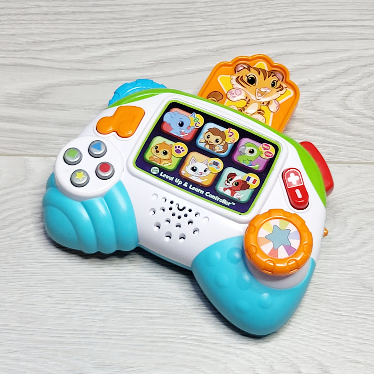 NKLB5 - LeapFrog Level Up and Learn Controller toy