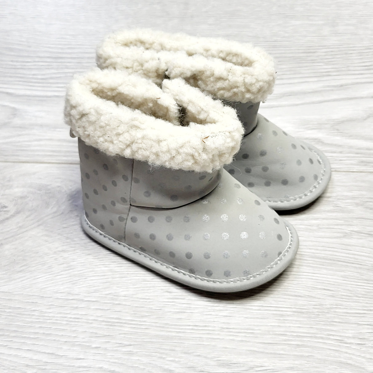 MSNDS11 - Carters grey polka dot soft soled booties. Size 0-3 months