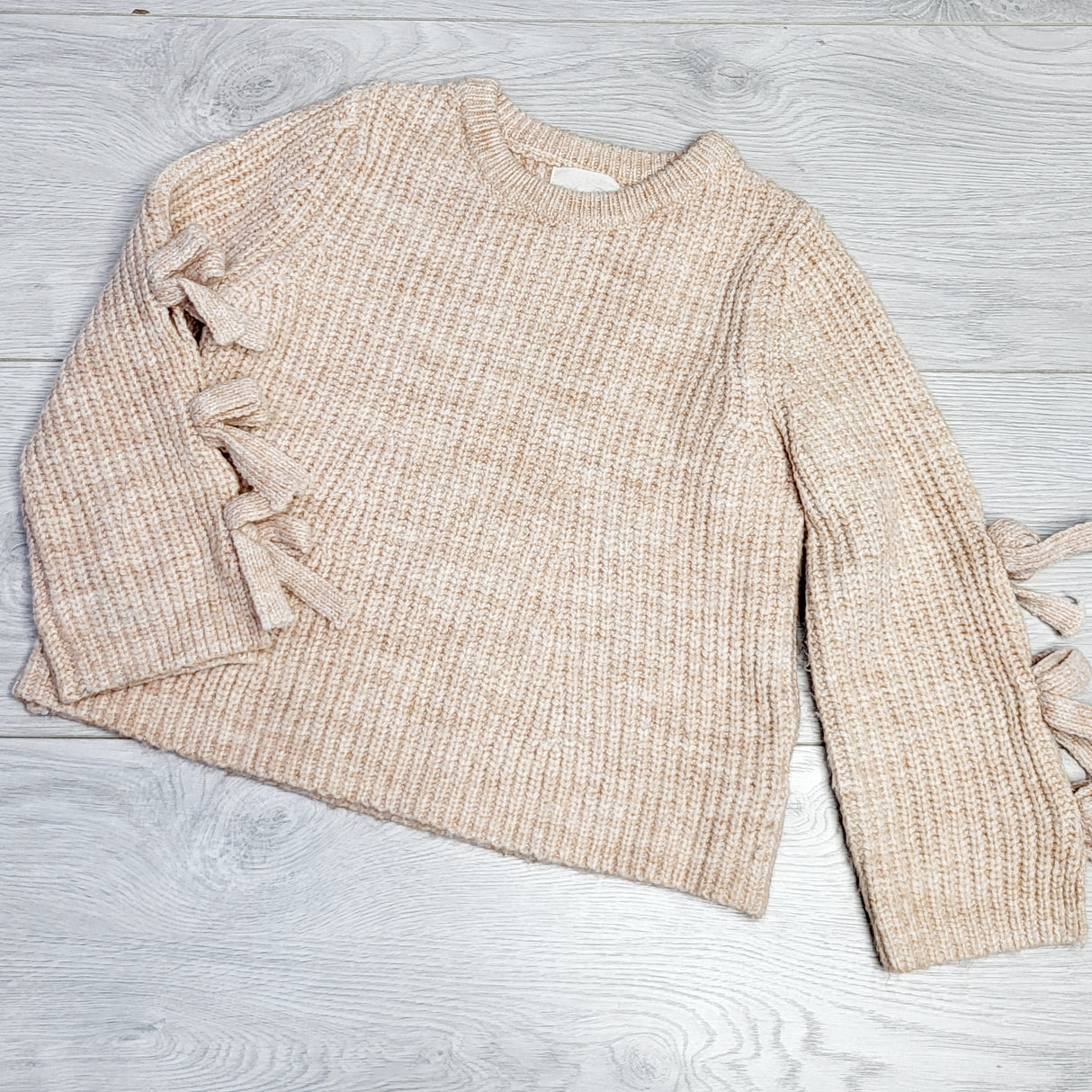 HWIL - Vignette brand sweater. Size 4T