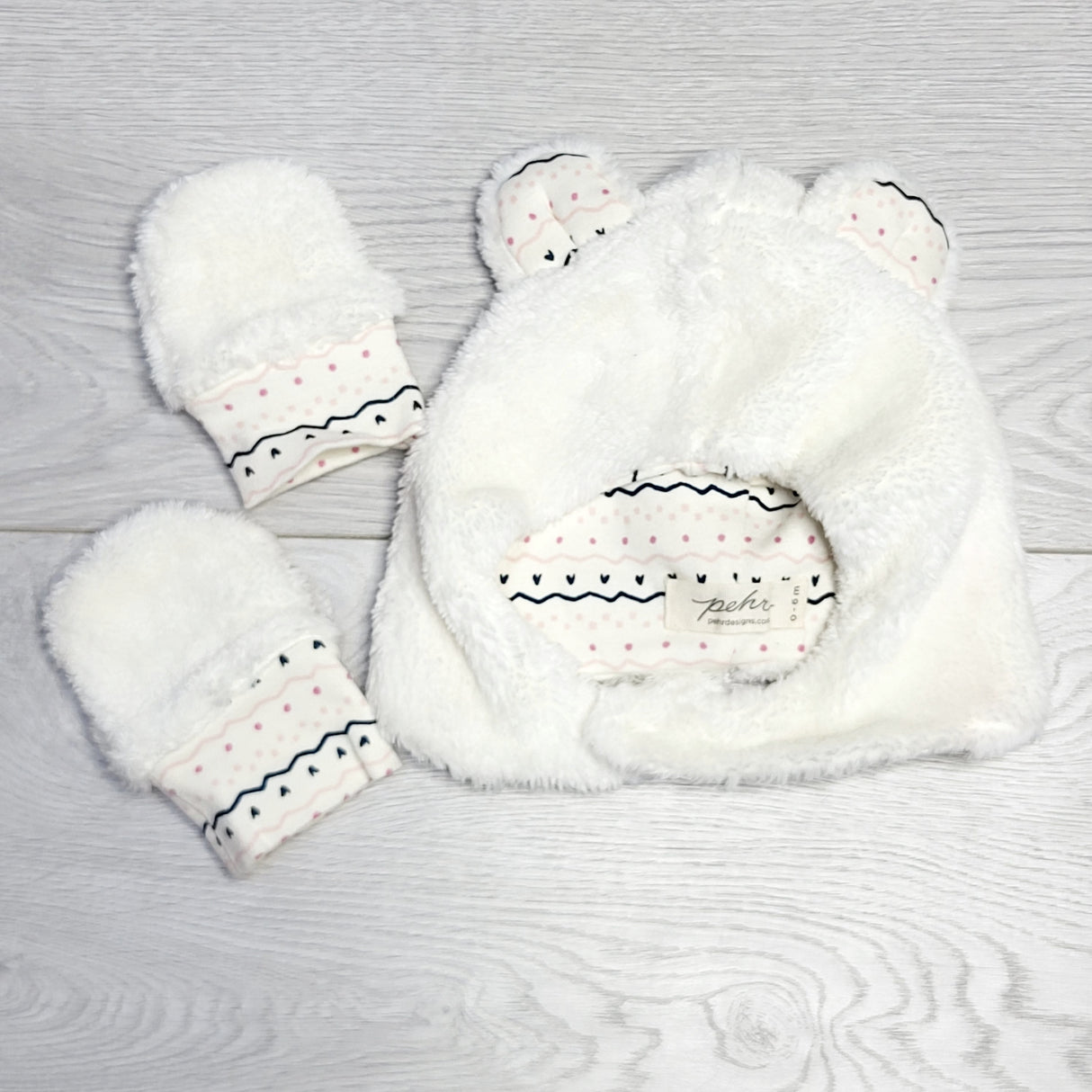HWIL1 - Pehr white plush hat and mittens. Size 0-6 months