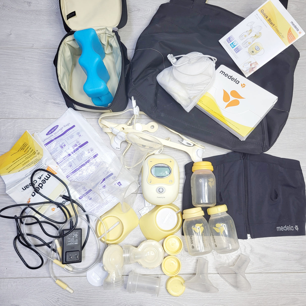 HWIL - Medela Freestyle Pump With Accessories