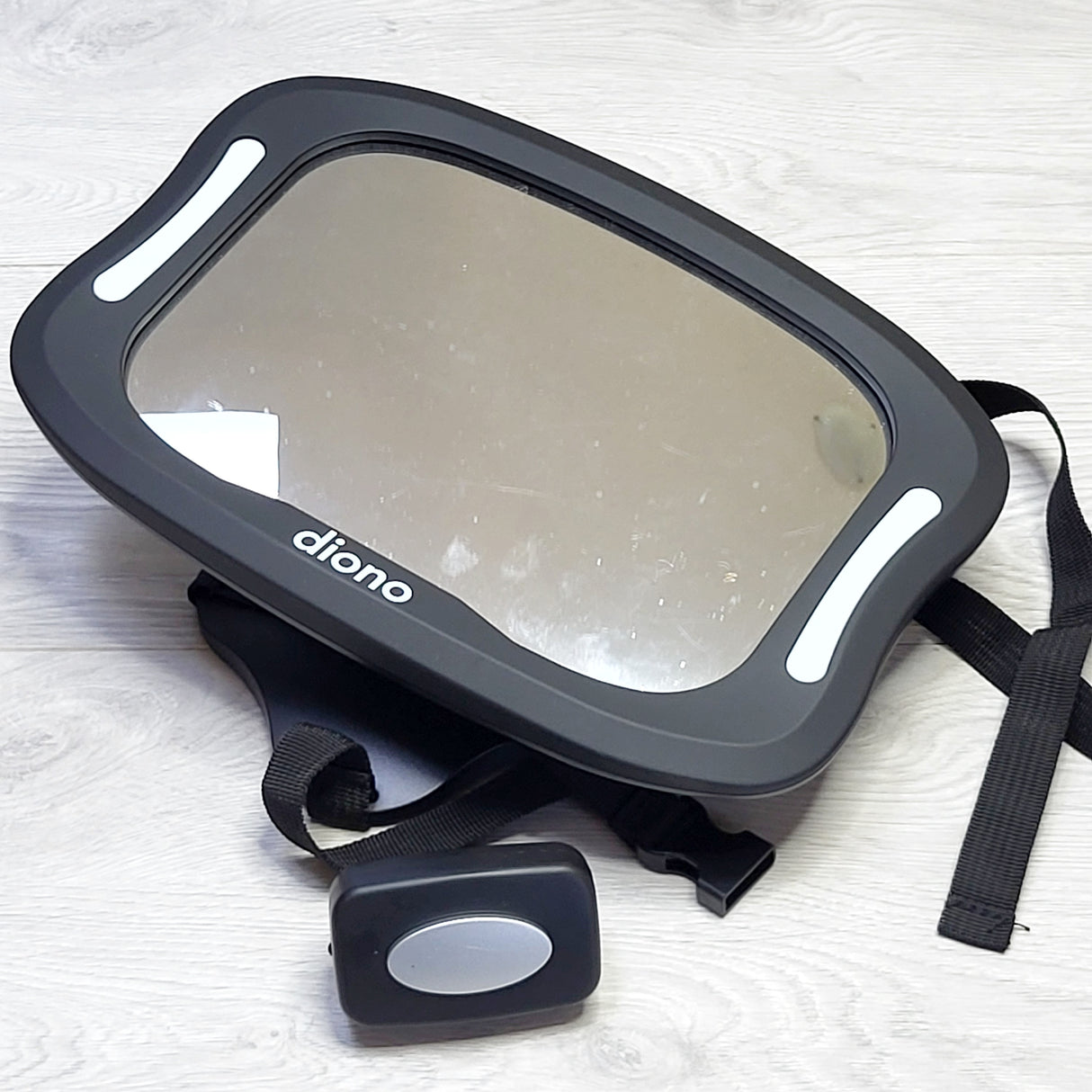 KJHN2 - Diono backseat mirror with LED light