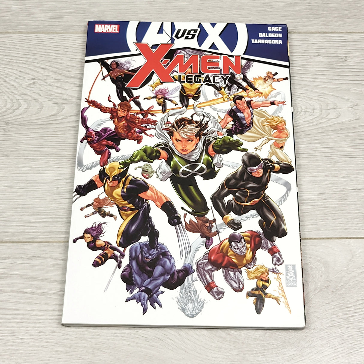 KBRD11 - Avengers Vs. X-Men. Soft cover full colour comic book