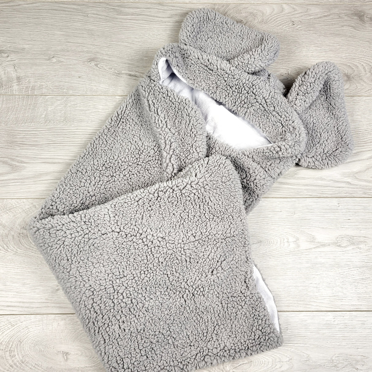 GBAR1 - Grey plush sherpa towel with ears