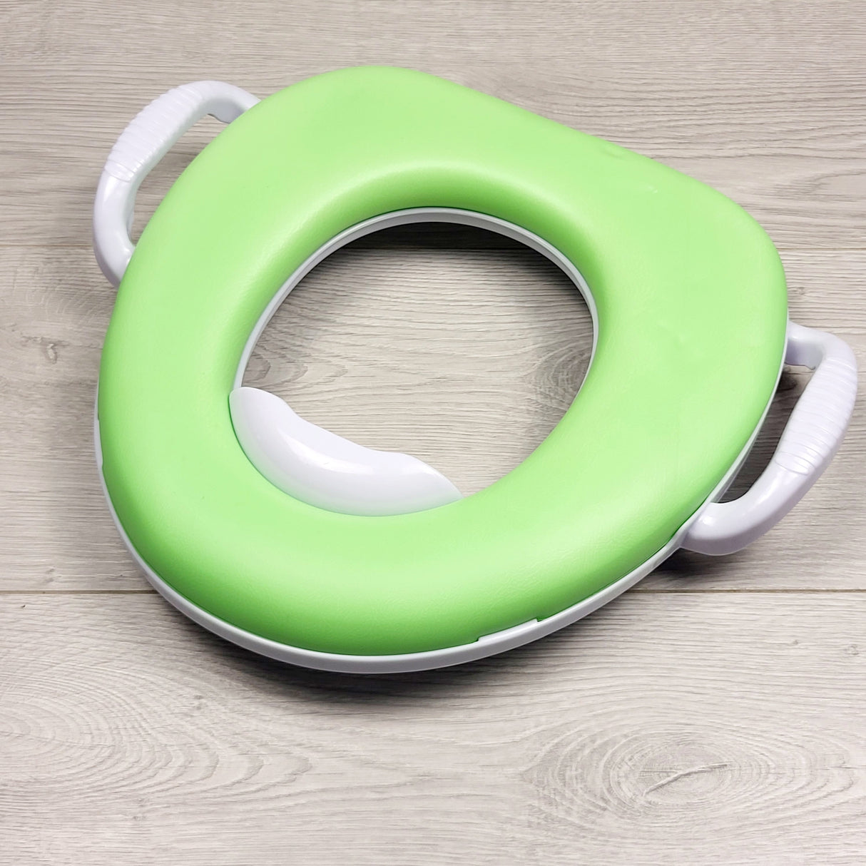 RBEN2 - Potty seat. Local pick up or delivery only