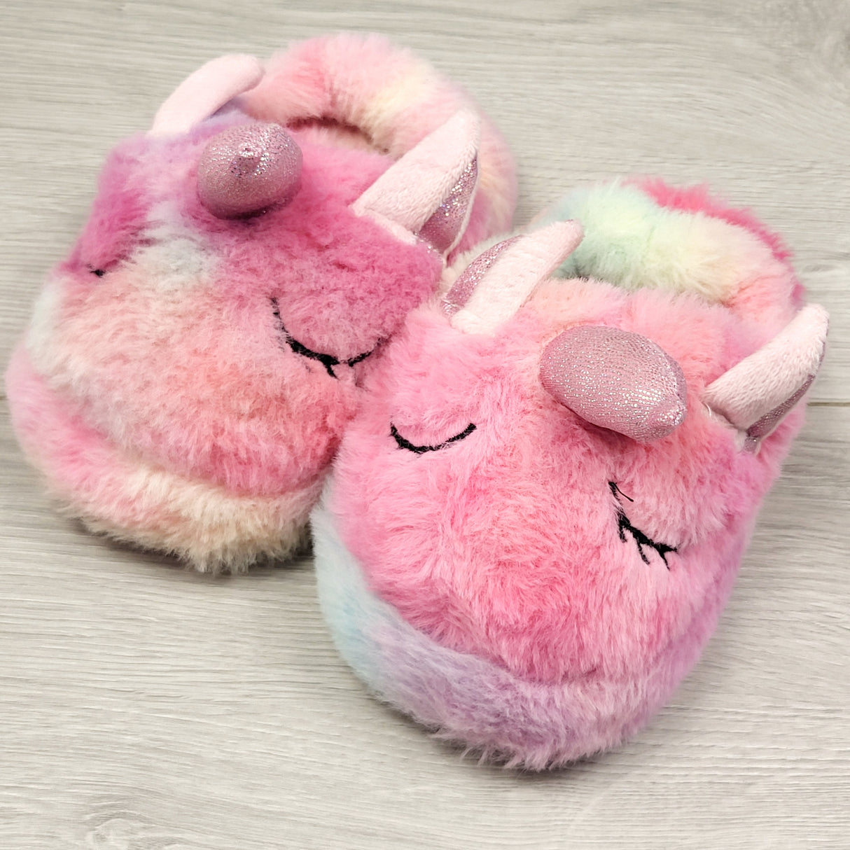 KWTT1 - Magical Vibes unicorn slippers. Size 5/6