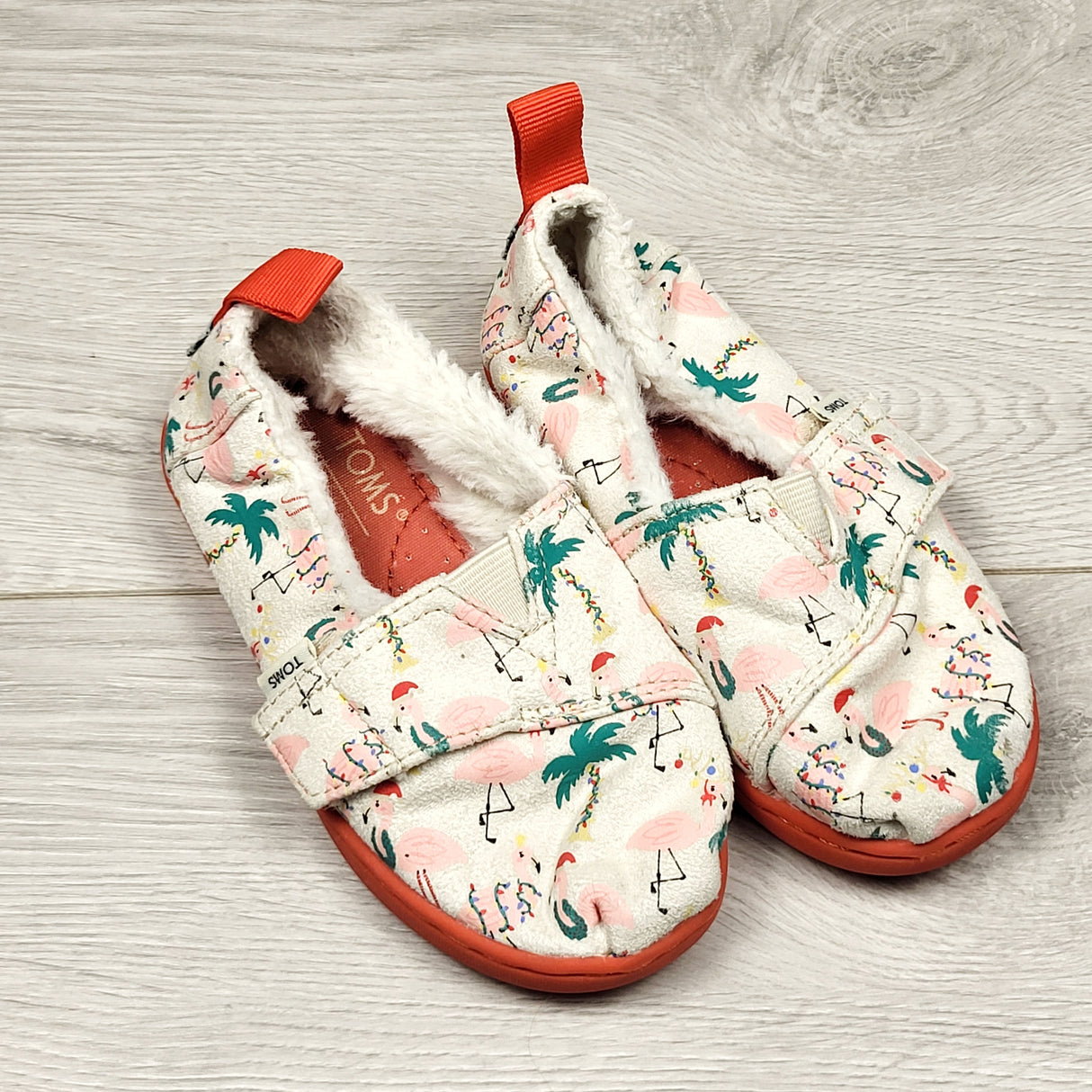 DMLS2 - Toms cozy "Holiday Flamingos" slip on shoes with minky lining. Size 8