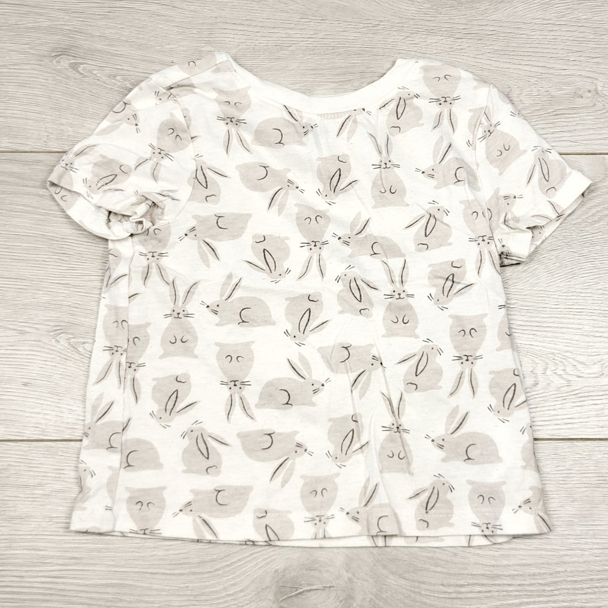 MIRE1 - Old Navy white t-shirt with bunnies. Size 18-24 months