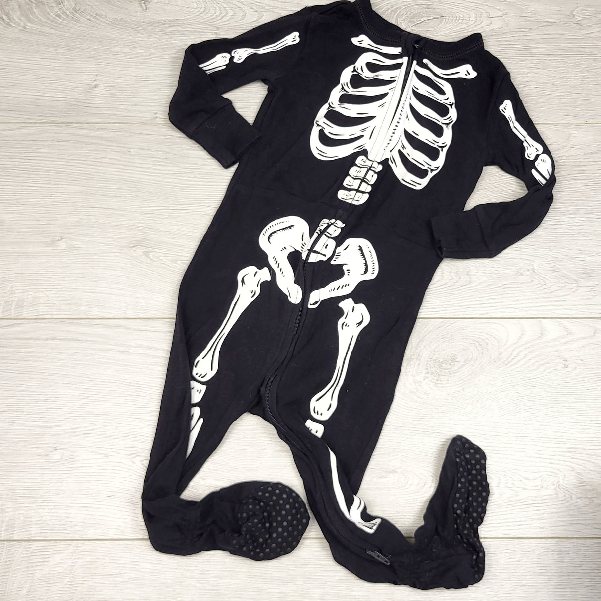 MIRE1 - Old Navy black zippered skeleton sleeper. Size 12-18 months