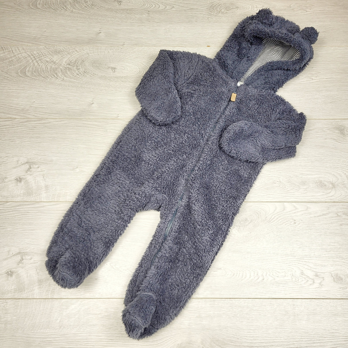 KWTT2 - Carters blue-grey faux fur hooded bunting suit. Size 6 months