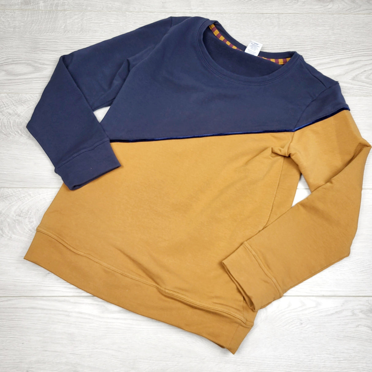 MHL2 - Peekaboo Beans tan and navy colour block pullover. Size 10