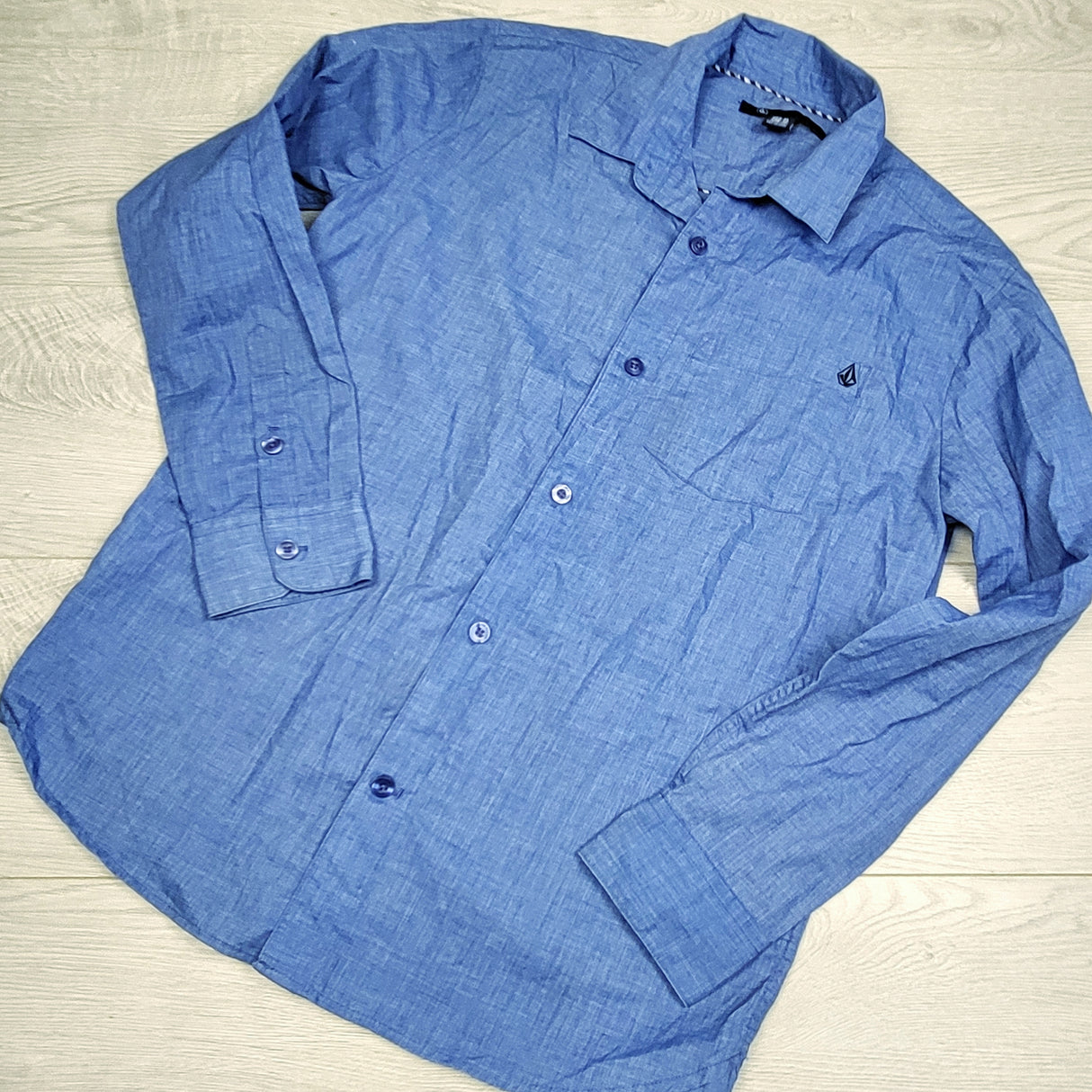 SHYS2 - Volcom blue button down shirt. Size XL