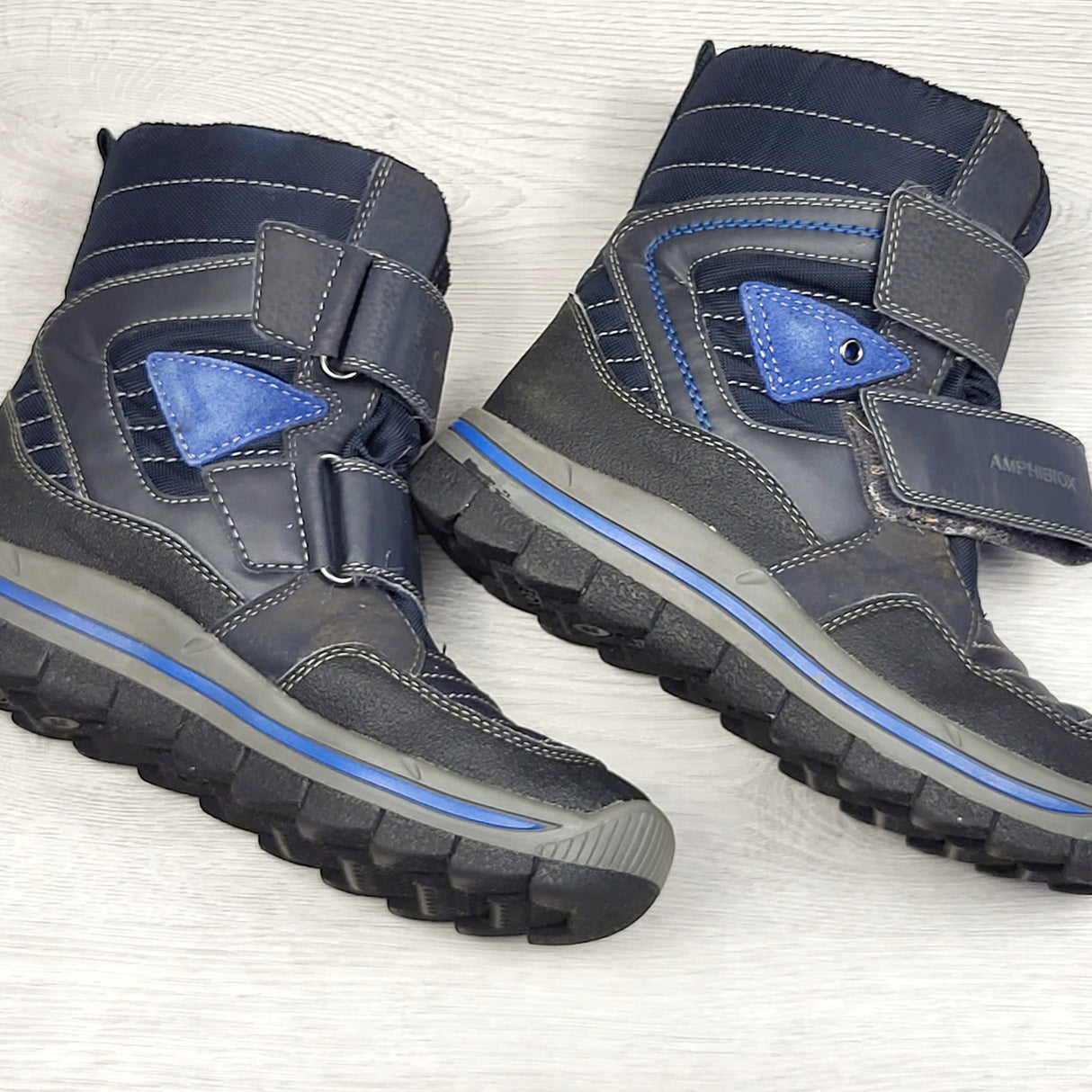 SHYS2 - Geox waterproof snow boots. Youth size 3.5