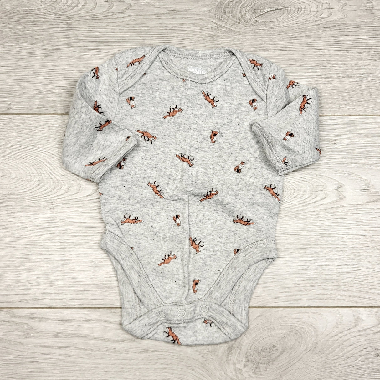 KWTT22 - Old Navy grey bodysuit with foxes. Newborn size