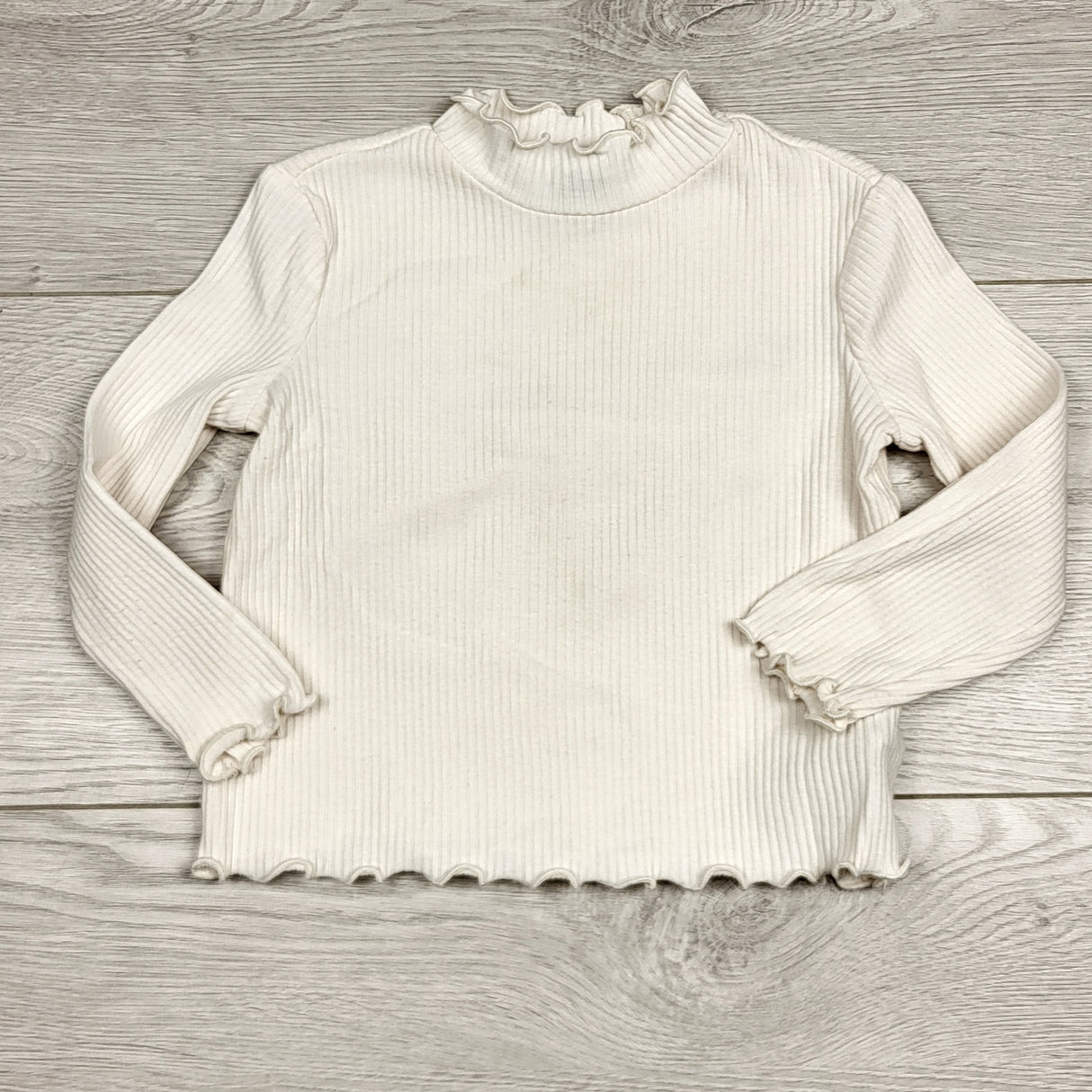 MBLK1 - Old Navy cream coloured ribbed long sleeved top. Size 12-18 months