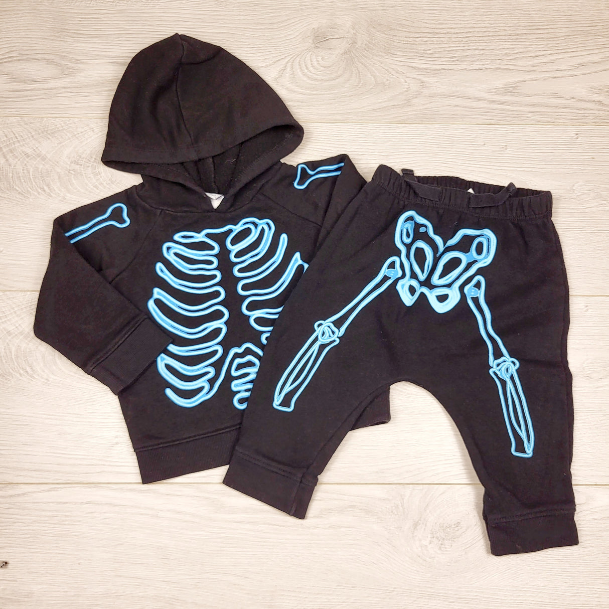 MIRE3 - Old Navy black fleecy lined 2pc skeleton hoodie set. Size 6-12 months