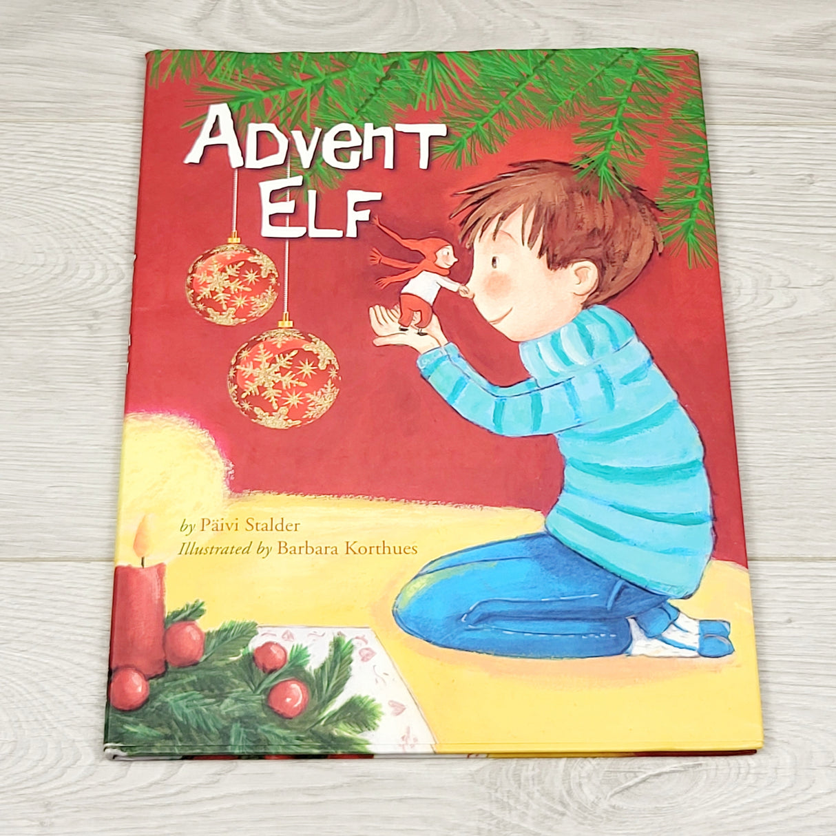 SPLT2 - Advent Elf. Hardcover book