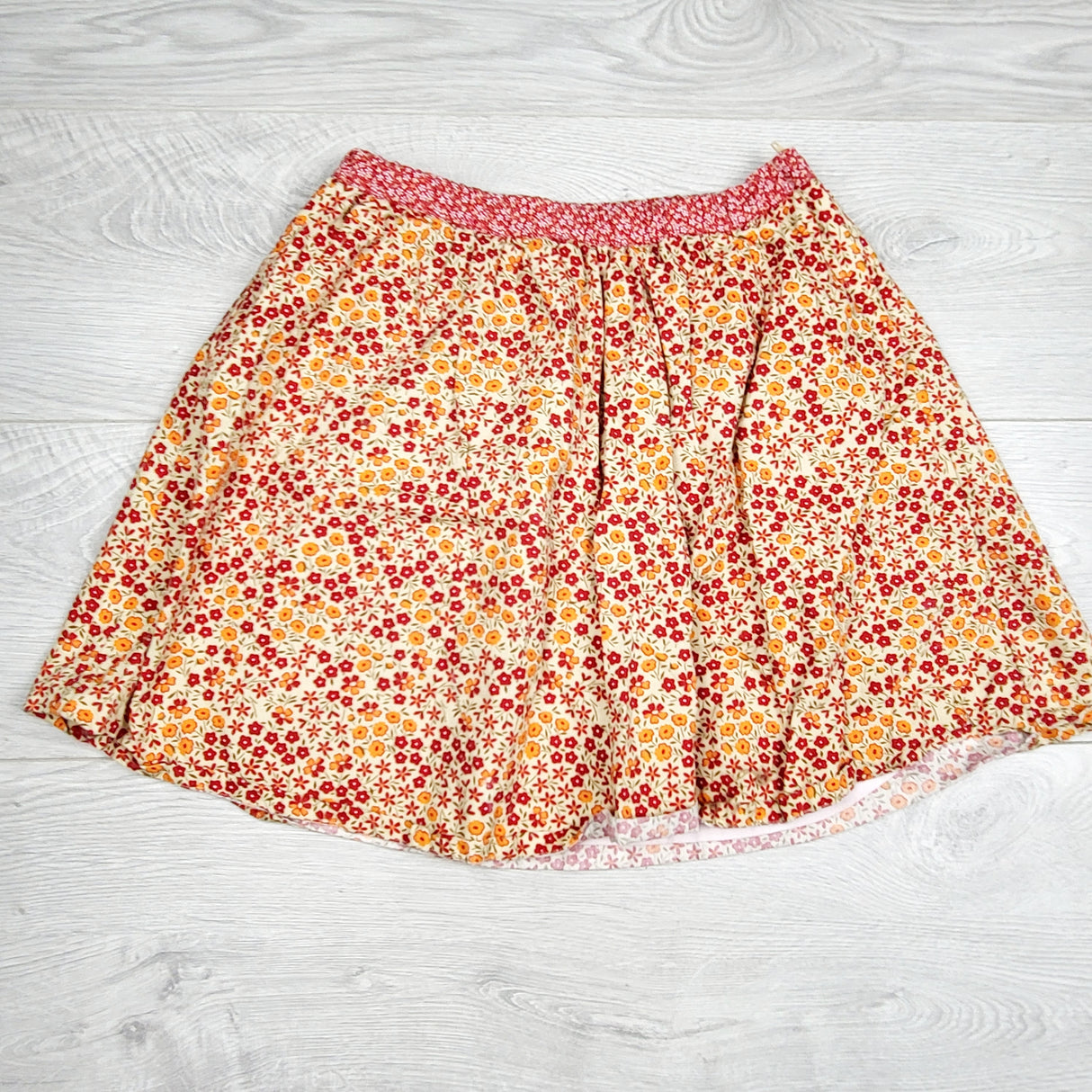 SPLT11 - Gap floral print skirt. Size 8