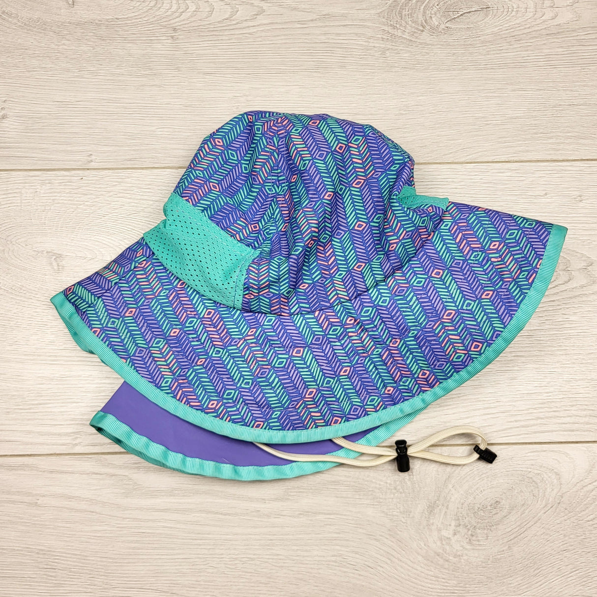 SHYS3- Sunday Afternoons sun hat. Size medium (2 to 5 Years)