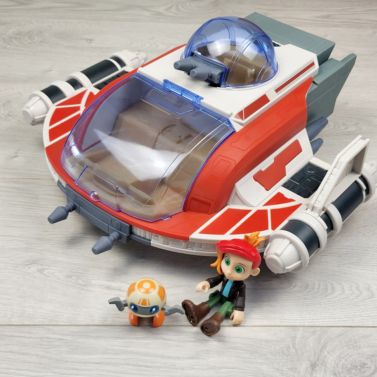 MIRE4 - Star Wars: Young Jedi Adventures The Crimson Firehawk Ship. Local pick up or delivery only