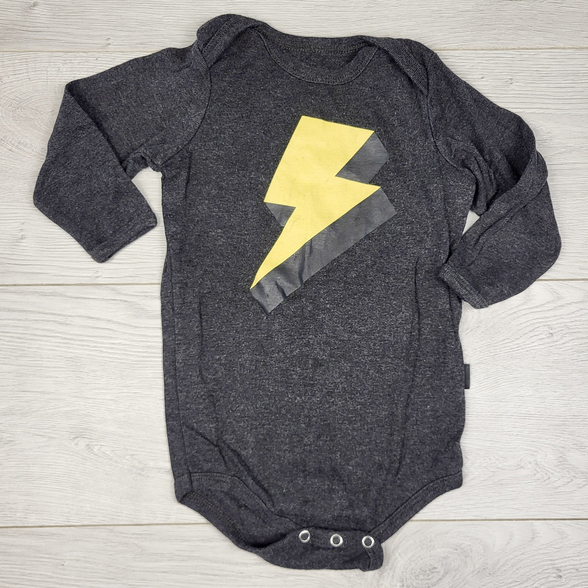 MIRE4 - Whistle and Flute grey long sleeved bodysuit with lightening bolt. Size 12-18 months