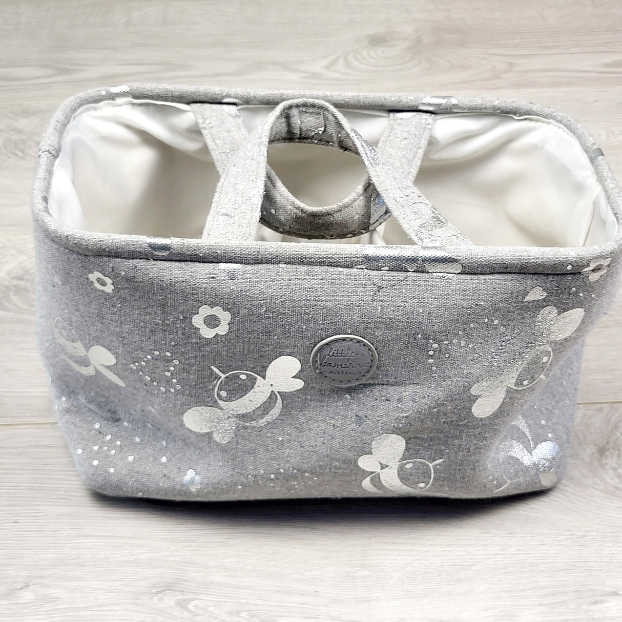 MHAN1 - Silver sparkly divided baby caddy