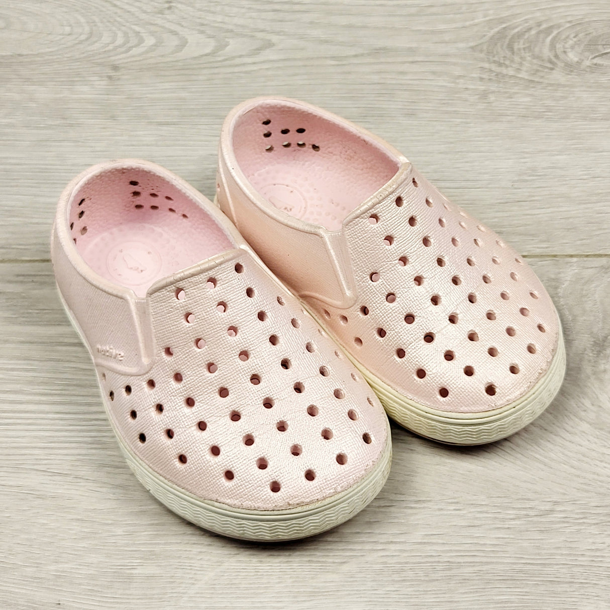 MBLK3 - Native pink sparkly shoes. Size 5