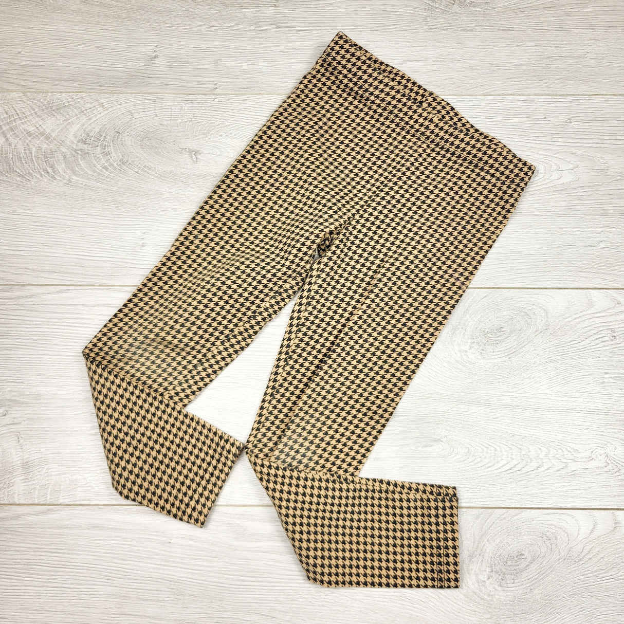 BNG2 - Carters tan and black houndstooth patterned cotton leggings. Size 5T