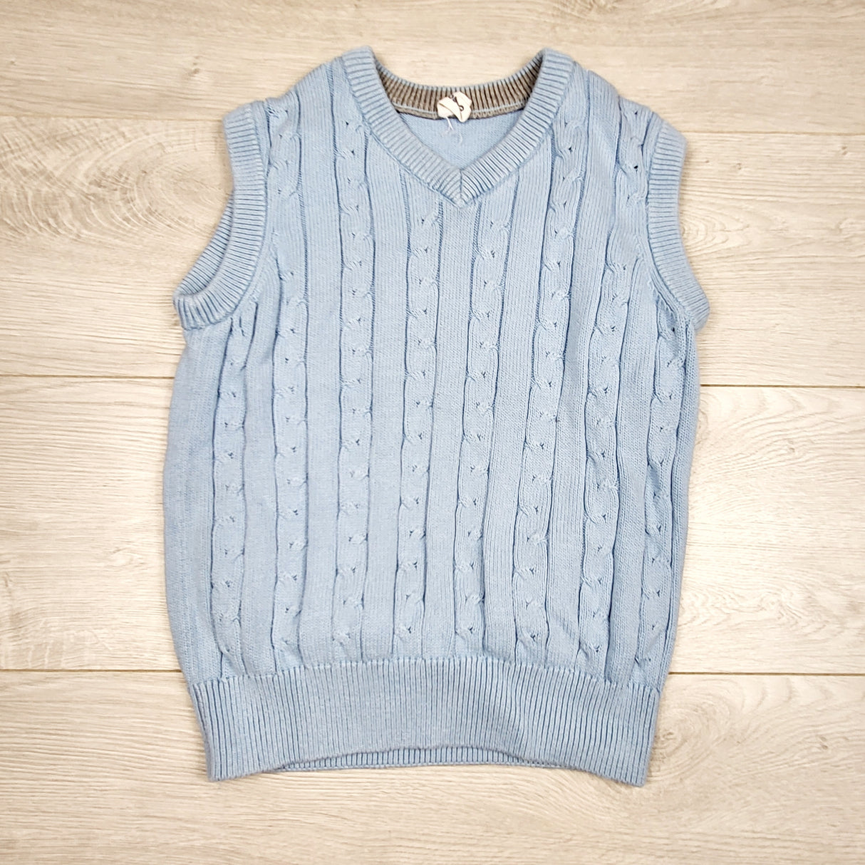 DPAR1 - Boboyoyo blue cable knit sweater vest. Size medium