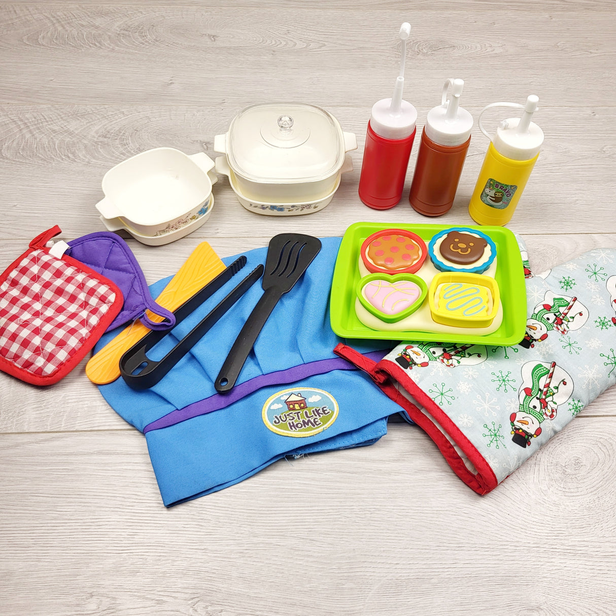 MHAN2 - Plastic play food and accessories