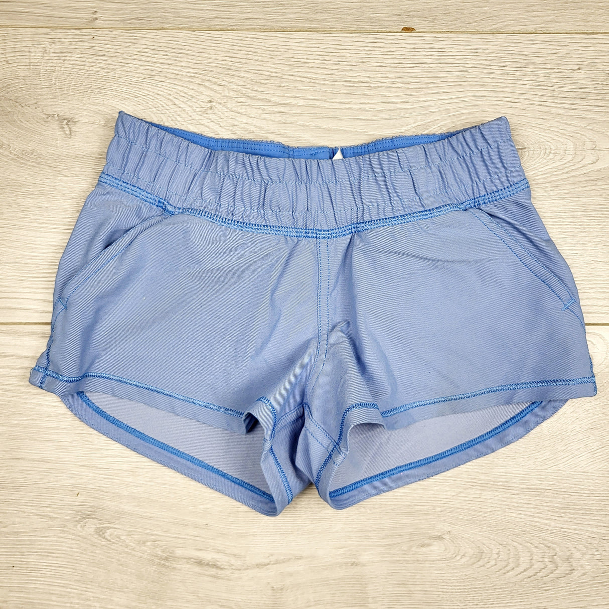 MHAN2 - Ivivva (Lululemon) blue active shorts. Size 6