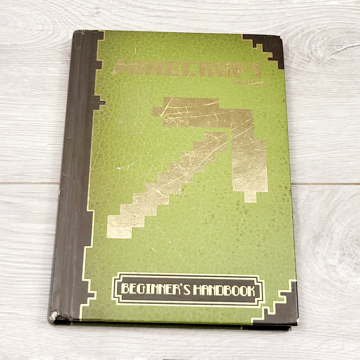 ZPXT3 - Minecraft Beginner's Handbook. Hardcover book