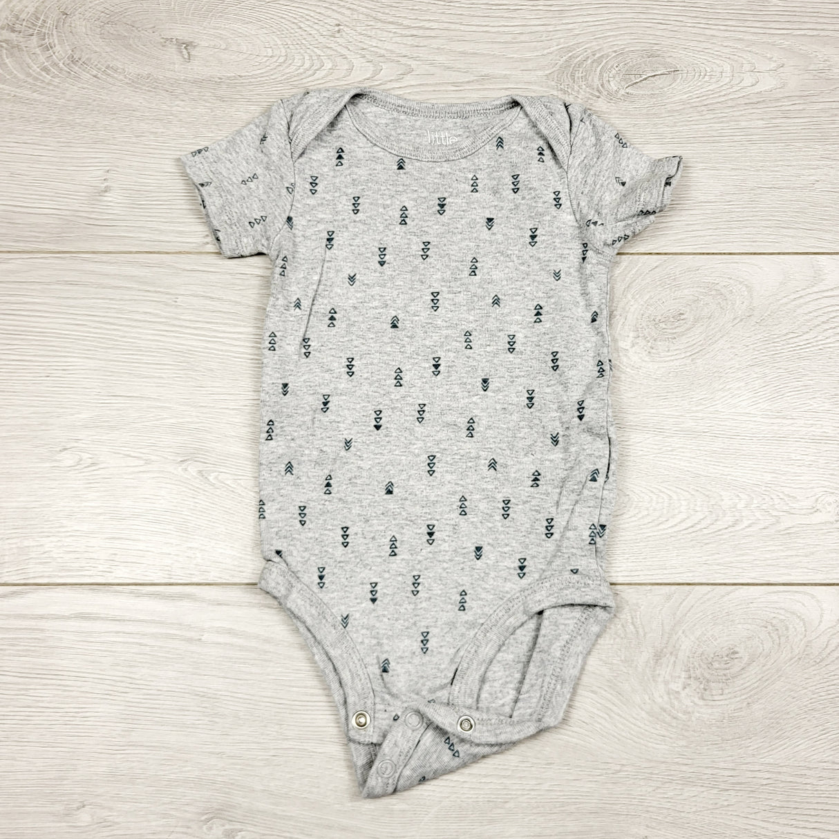 ECRS2 - Little Planet grey bodysuit with triangles. Size 6 months