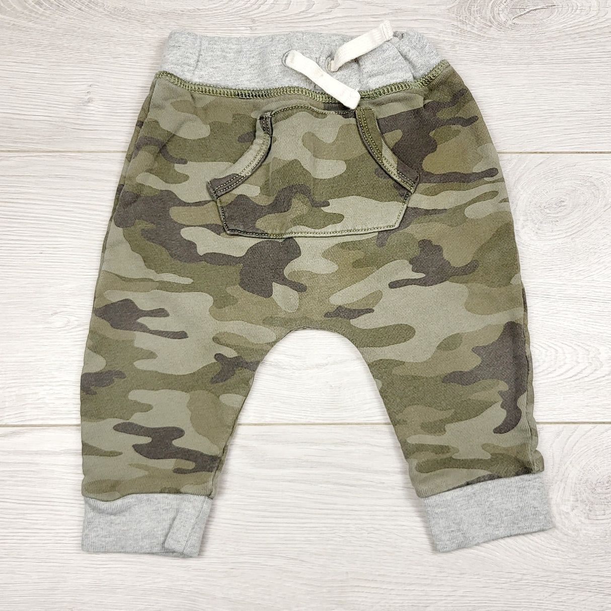 ECRS2 - Gap green camouflage cotton pants. Size 6-12 months