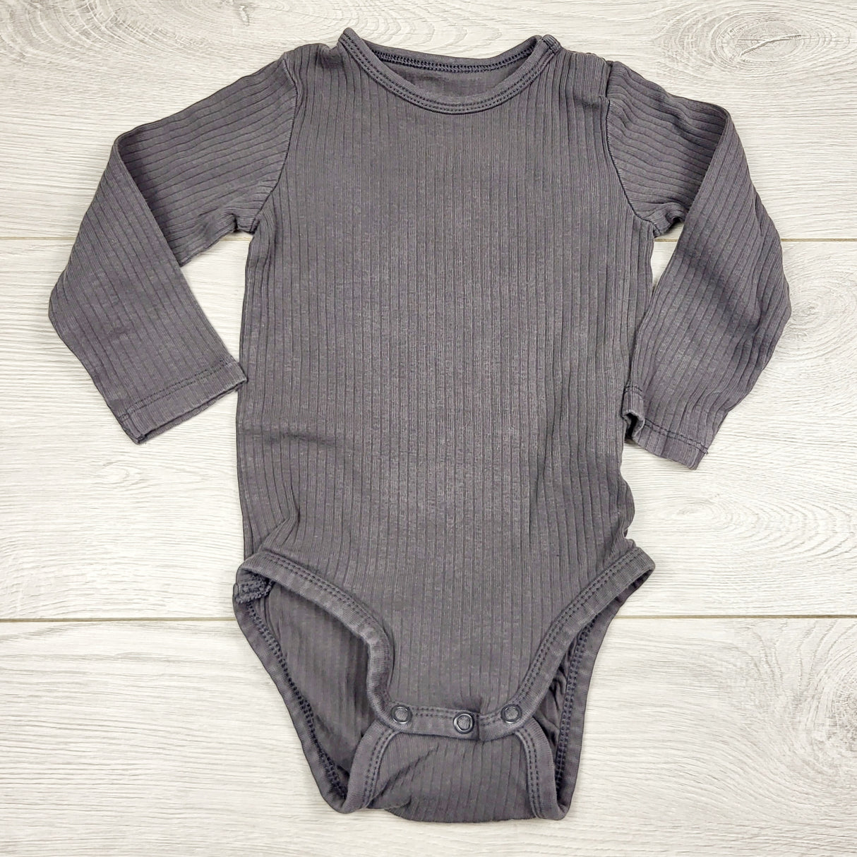 ECRS2 - H and M grey ribbed bodysuit. Size 6-9 months