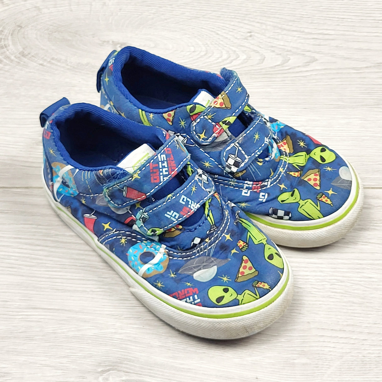 RMAZ1 - Vans "Spaced Out" sneakers. Size 8