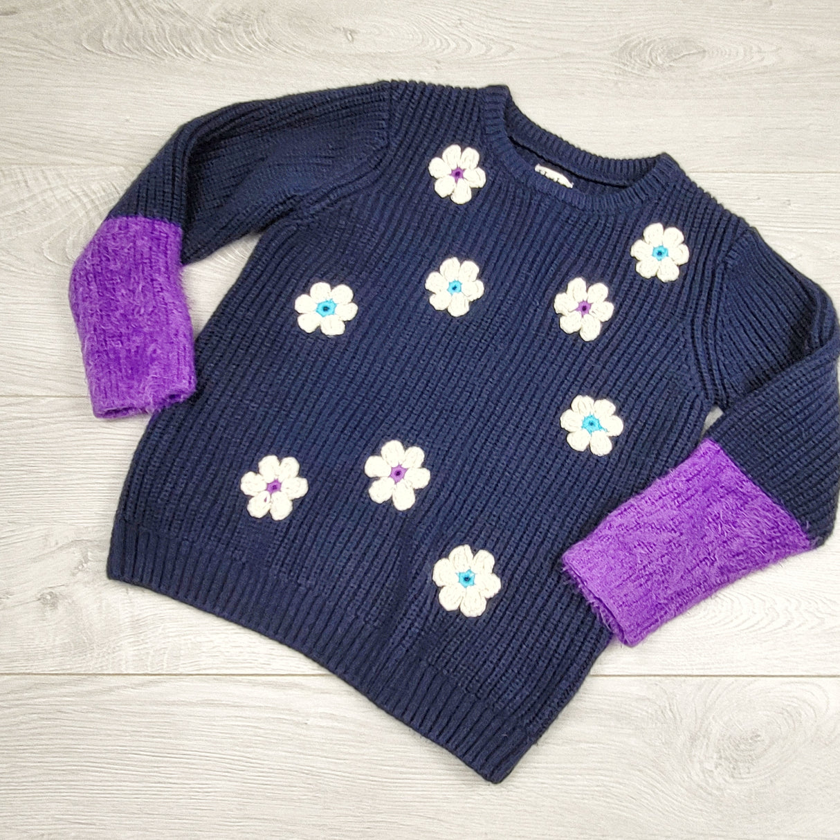 RMAZ2 - Hatley navy "Throwback Flowers" sweater. Size 5T