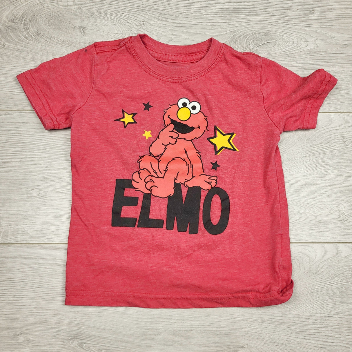 RMAZ22 - Sesame Street red Elmo t-shirt. Size 3T