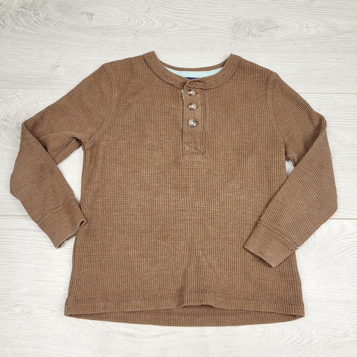 RMAZ22 - Cherokee brown waffle knit long sleeved top. Approx 3T