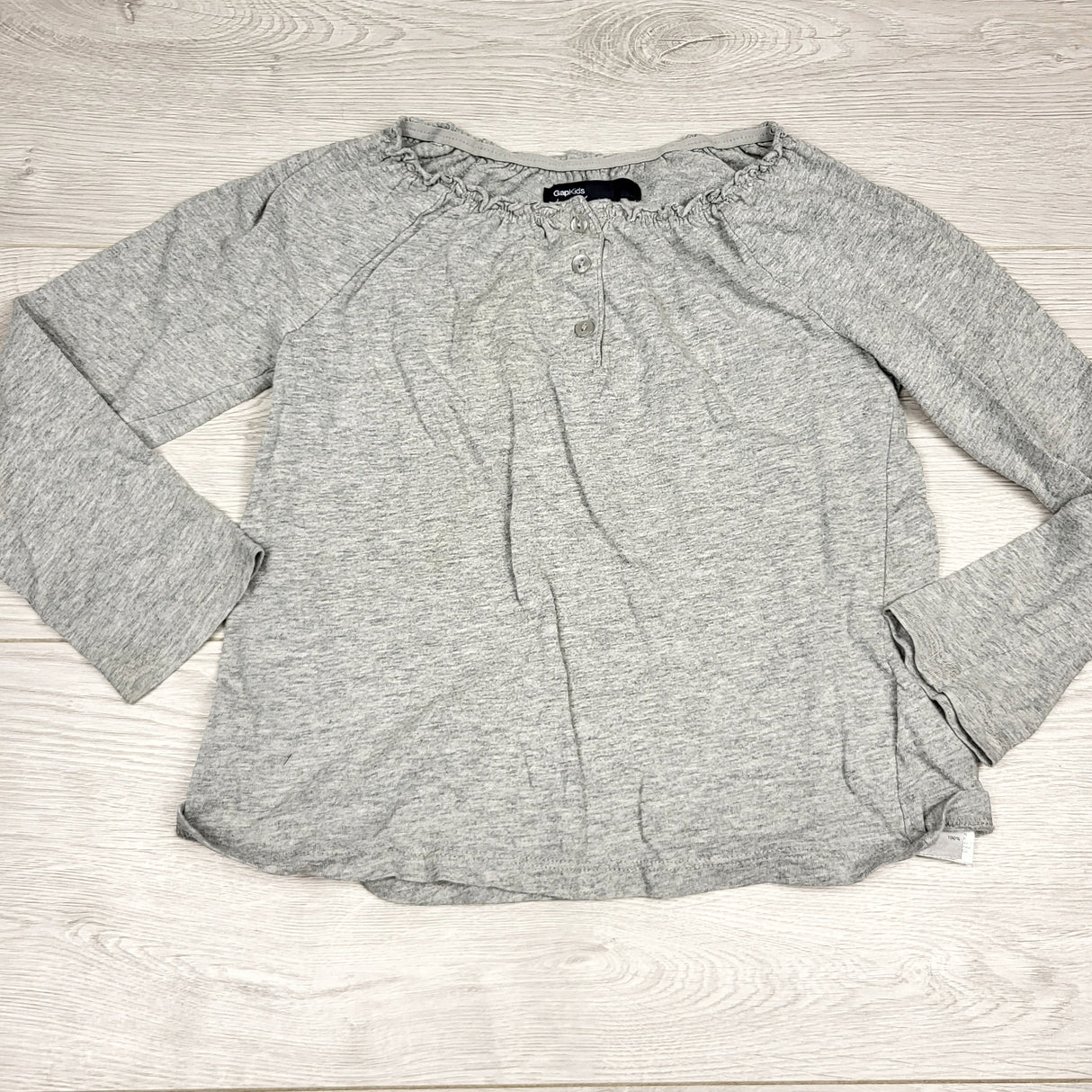 ESZ2 - Gap grey long sleeved top. Size 4/5T