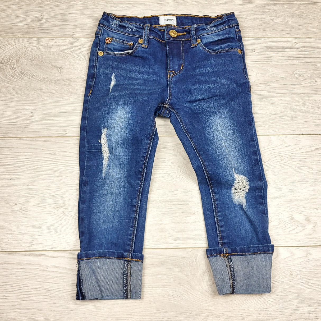 ESZ2 - Hudson distressed cuffed denim jeans. Size 5T