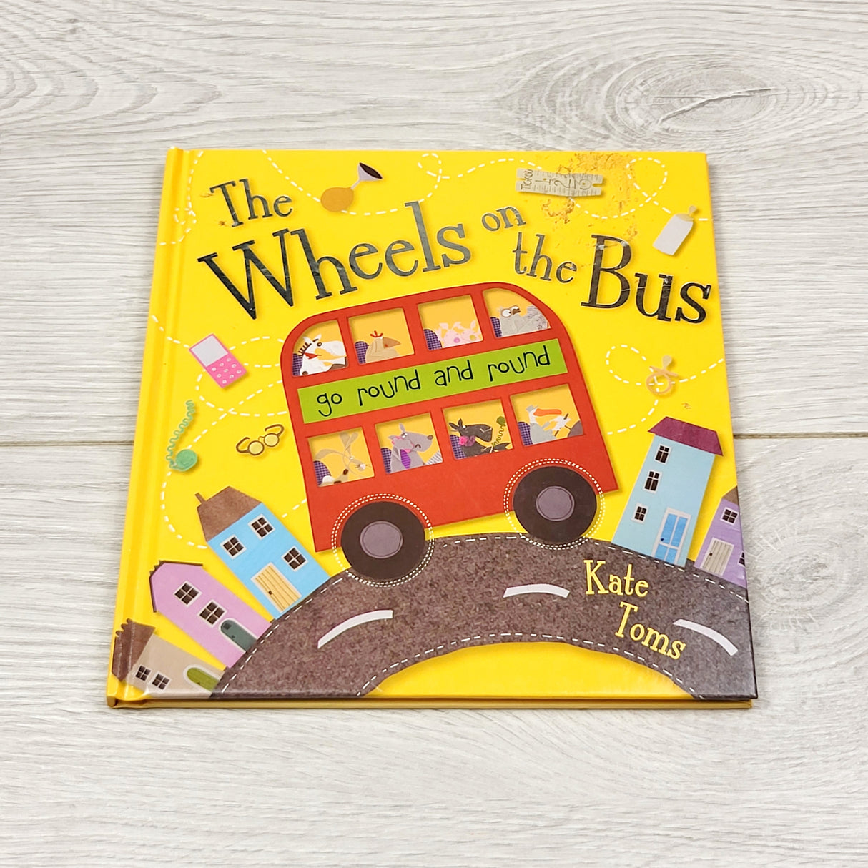 MHAN4 - The Wheels on the Bus. Hardcover book