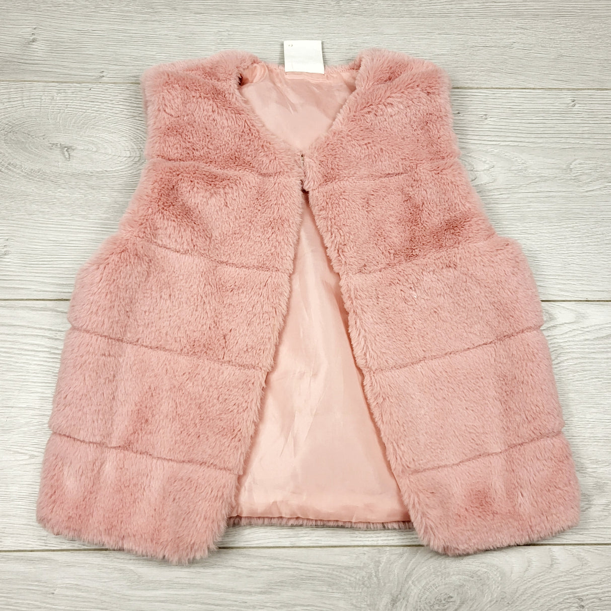 RMAZ3 - Just Kidding pink faux fur vest. Size 4T