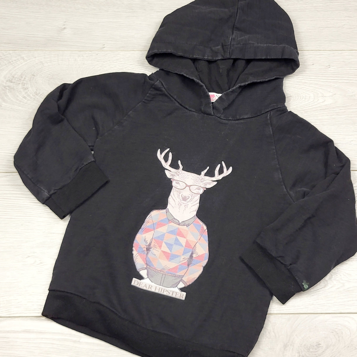 RMAZ33- Vogue Fashion black pullover hoodie with deer. Size 5T (seems more like a 3/4T)