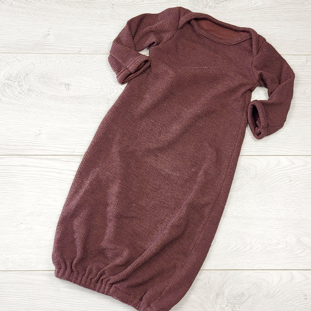 ECRS3 - Handmade ribbed sleep gown. Approx 0-6 months