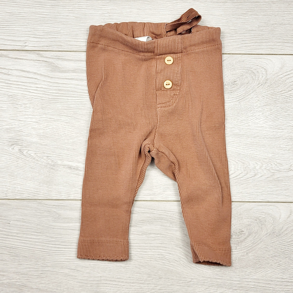 ECRS3 - H and M tan ribbed organic cotton leggings. Size 2-4 months